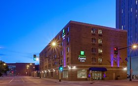 Holiday Inn Express Hotel y Suites Minneapolis Downtown