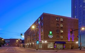Holiday Inn Express Hotel y Suites Minneapolis Downtown